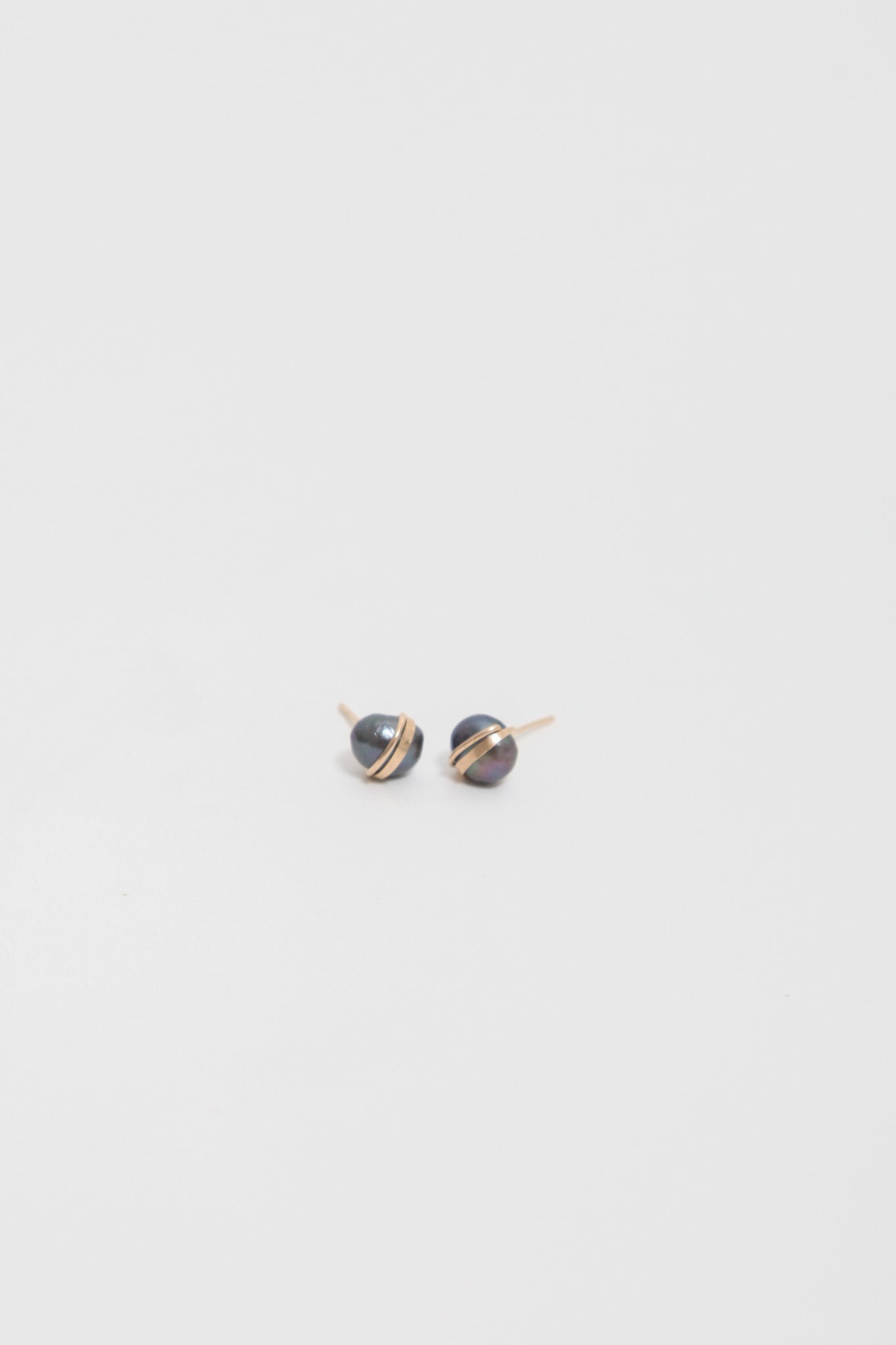 Baroque Pearl Studs - Charcoal
