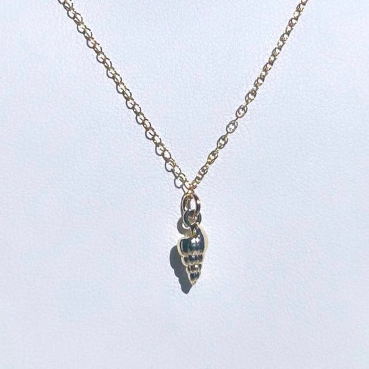 Mineral and Matter Banded Tulip Sea Shell Necklace