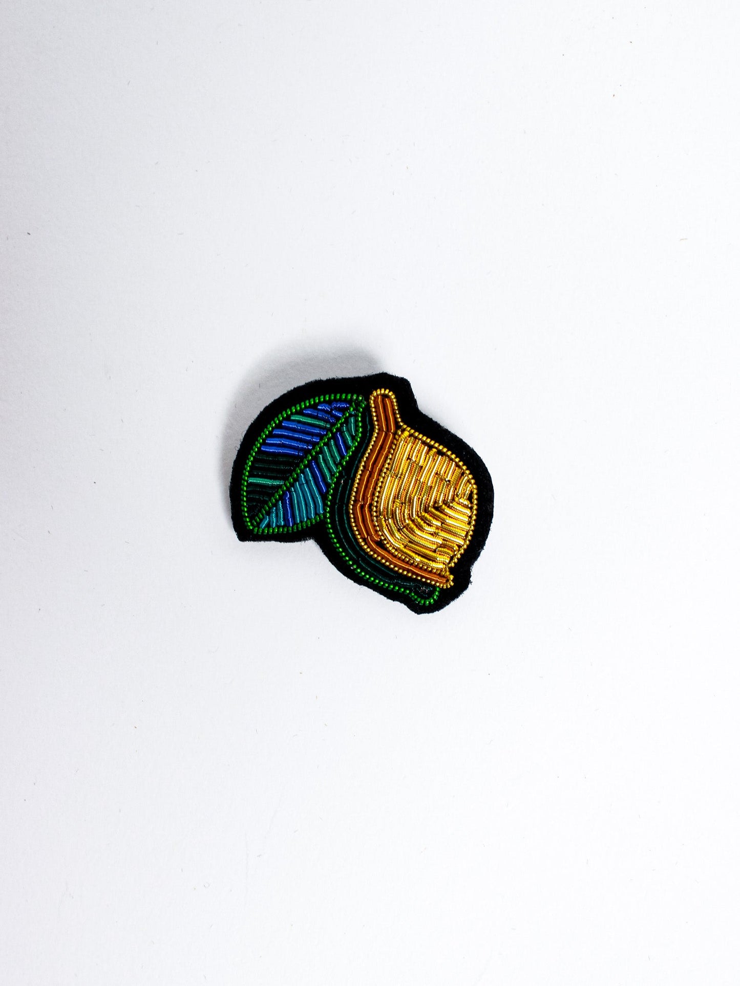 Nature Hand Embroidered Brooch - Macon&Lesquoy - Berte