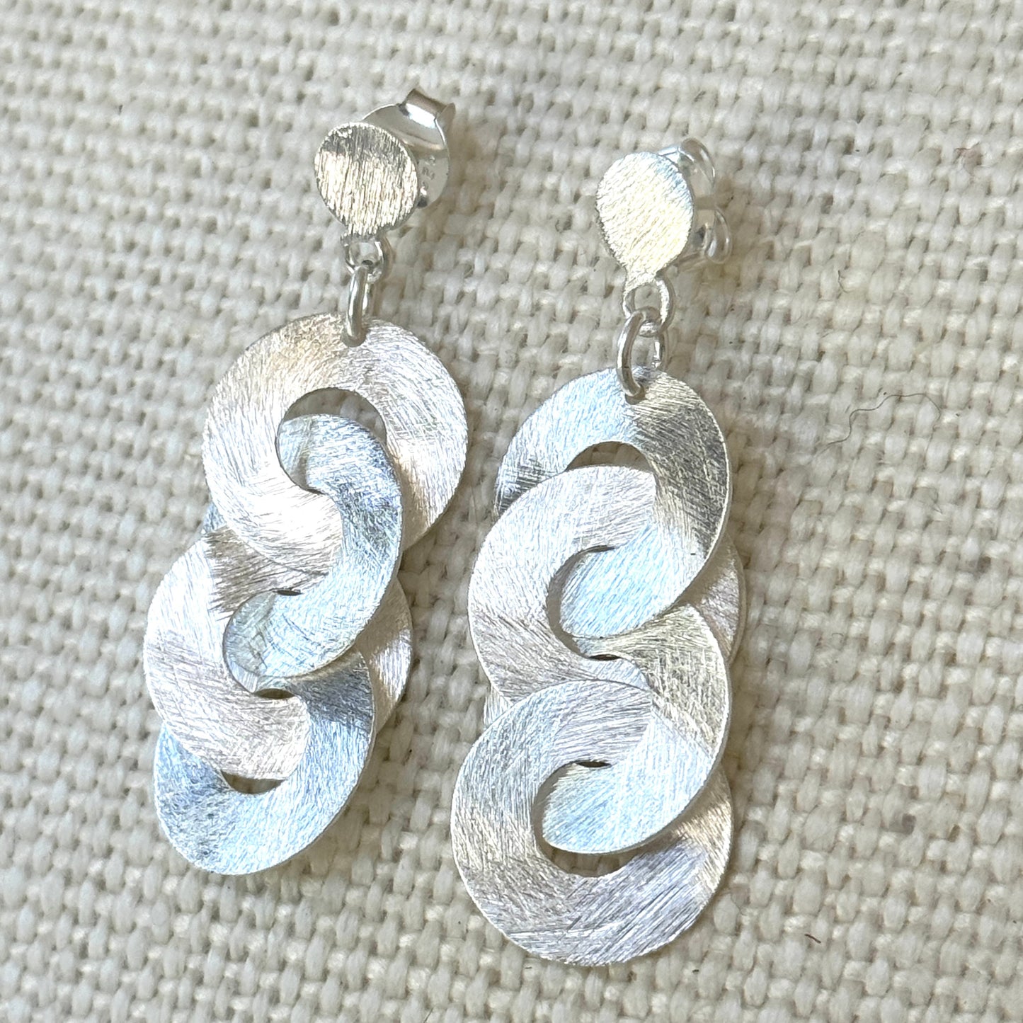 Interlocking Circle Earrings (3 colorways)